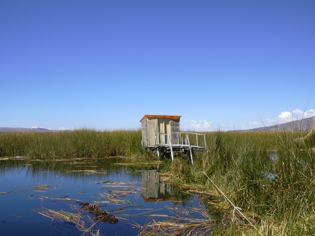 Couchers et levers de Soleil Cabane sur le lac Titicaca