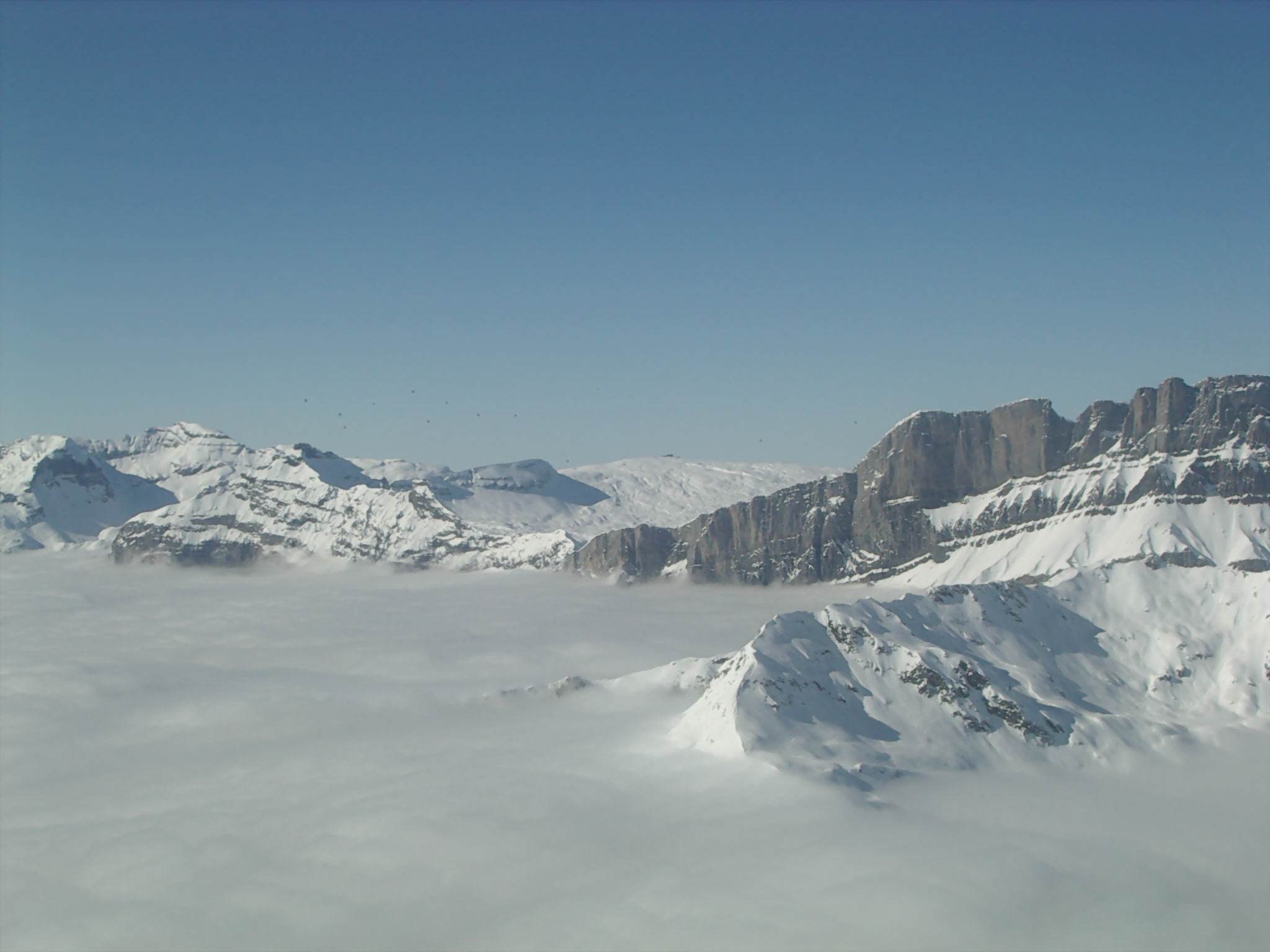 Montagnes la mer de nuage