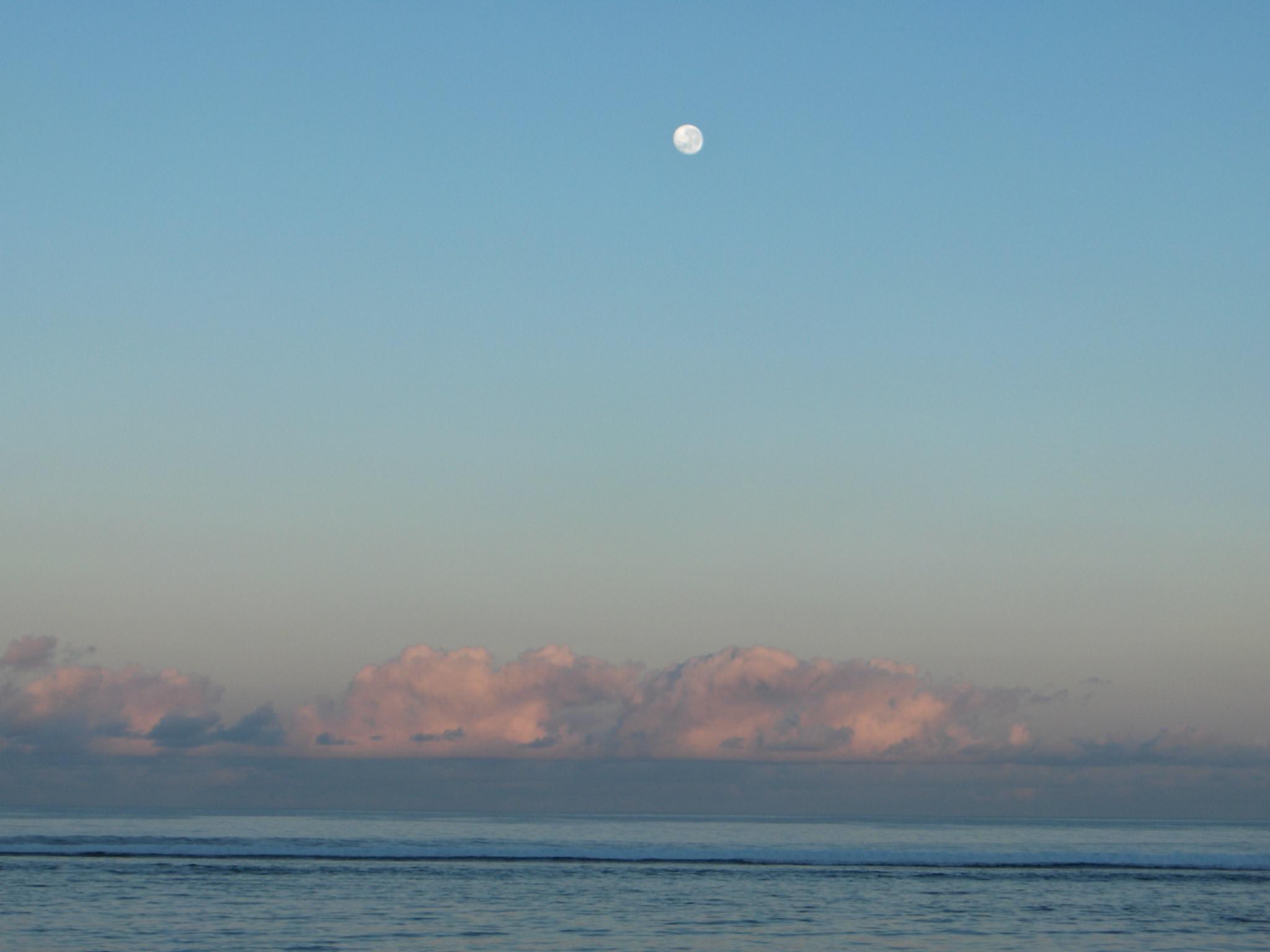 Ciel et Nuages Coucher de Lune à Saint Leu