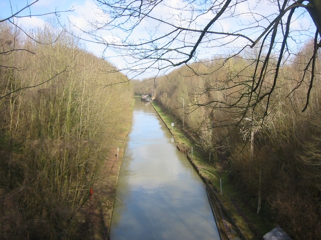 Fleuves et Rivieres Canal de St-Quentin en Avril